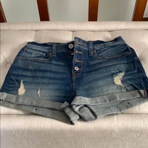 Distressed cuffed shorts